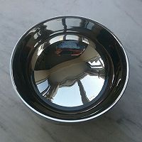 夏天10分钟自制冰镇冷面，爽透了（100秒把冷面变成冰镇）的做法图解1