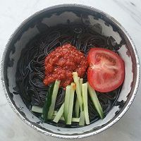 夏天10分钟自制冰镇冷面，爽透了（100秒把冷面变成冰镇）的做法图解4