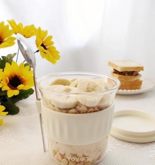 自制酸奶燕麥冰淇淋的制作方法（健康美味的冰淇淋讓你愛不釋口）