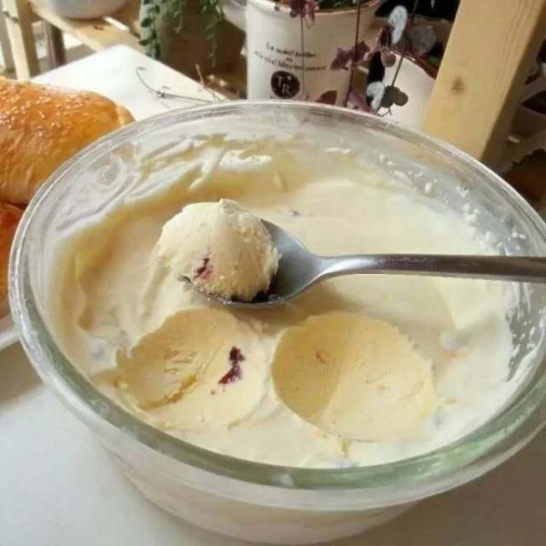 用雞蛋在家自制的冰淇淋超級好吃，制作簡單衛(wèi)生健康快快來學(xué)