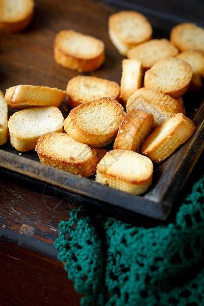 面包干片煎蛋卷面包健康食品高清图片