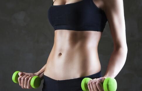 啞鈴臥推怎么做 啞鈴臥推注意事項(xiàng) 啞鈴臥推的好處