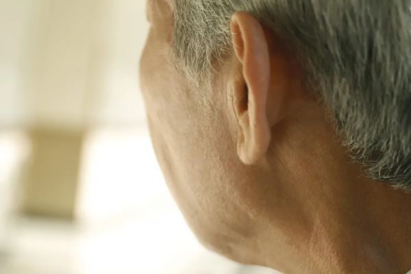 原来耳朵自带“健康开关”！每天按一按，让你睡得香、血压稳