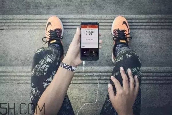 夜跑減肥的正確方法有哪些？冬天夜跑應(yīng)該怎么跑才能減肥？