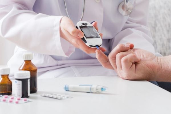 飯后血糖應(yīng)該是多少為正常？不同人群標準數(shù)值對比