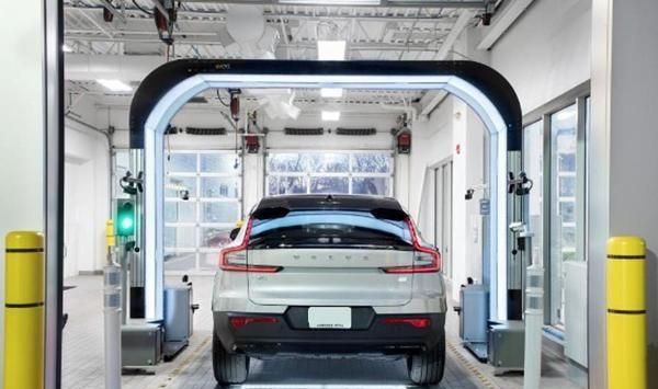 車身360°外觀缺陷檢測設(shè)備為4S店提供服務(wù)-有駕