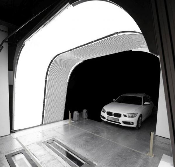 車身360°外觀缺陷檢測設(shè)備為4S店提供服務(wù)-有駕