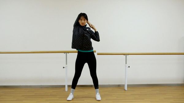 每天原地坚持这个动作，告别顽固脂肪，改善驼背