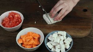 鸡胸肉豆腐煲，这样一锅吃完热乎乎的做法 步骤2