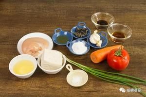 鸡胸肉豆腐煲，这样一锅吃完热乎乎的做法 步骤1
