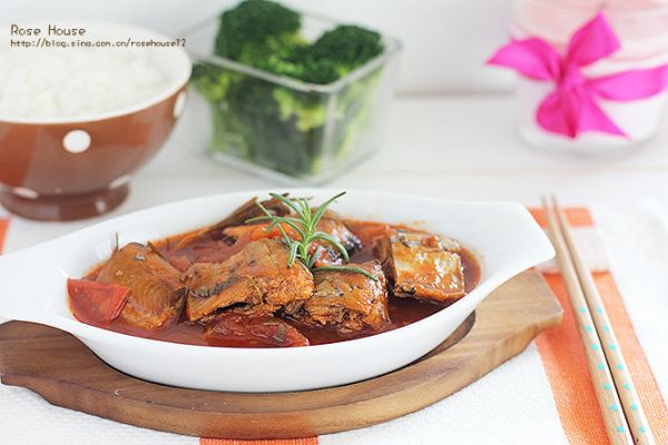 不放一滴油的炖鱼健康新做法-番茄秋刀鱼