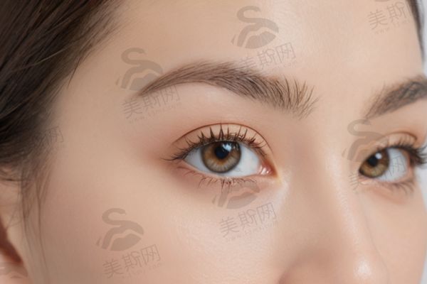 icl晶体植入眼睛手术是什么？手术过程和结果如何？