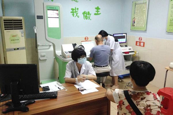 健康小屋触摸自助体检查询一体机