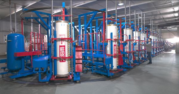 太阳能跨季节储热系统工作示意图