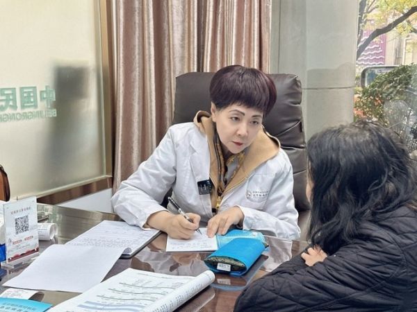 智塑未来, 循着类风湿康复者的足迹，探索吴英萍医生的英平风湿骨病治疗体系