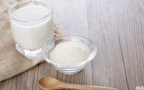 孕妇奶粉看色泽