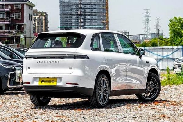 13万预算买家用SUV，怎么选中型SUV，哪款适合家庭用-有驾