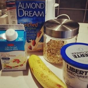 美味健康希腊酸奶香蕉松饼的做法 步骤1