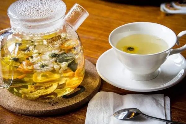 長(zhǎng)期喝菊花茶的好處，菊花泡水有四大功效