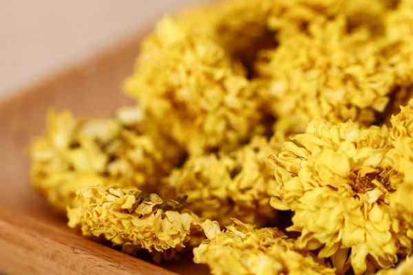 長(zhǎng)期喝菊花茶的好處，菊花泡水有四大功效