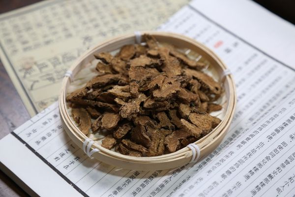 蒼術(shù)的5大功效與作用 蒼術(shù)的功效有哪些 蒼術(shù)的作用是什么