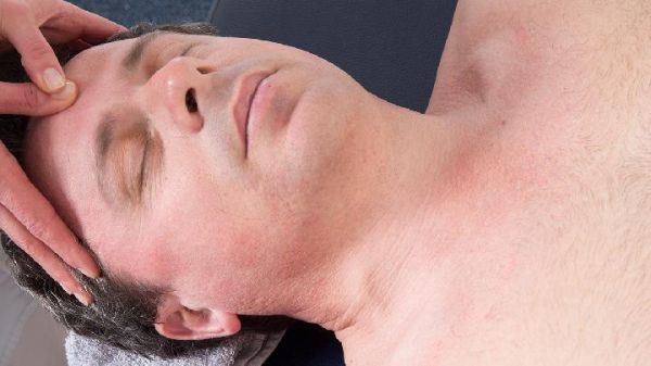 按摩穴位養(yǎng)生勝過吃補(bǔ)藥 中醫(yī)穴位按摩養(yǎng)生法推薦