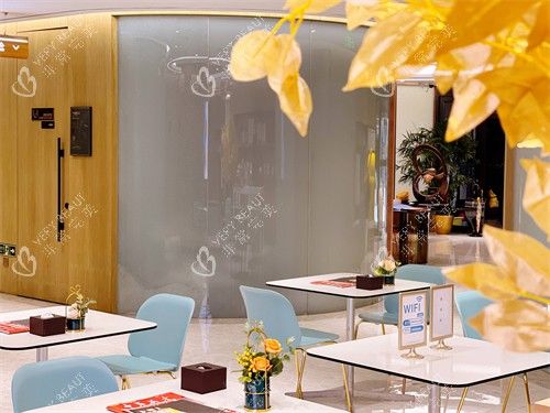 北京藝美整形大廳環(huán)境