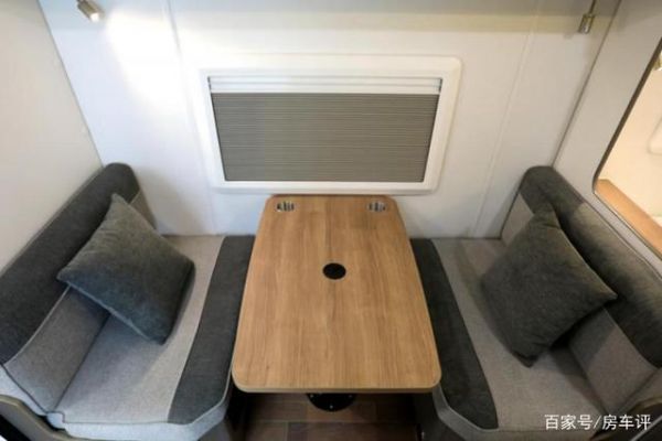 市場(chǎng)認(rèn)可度很高的越野拖掛房車，陸潛者野火“黑武士”-有駕