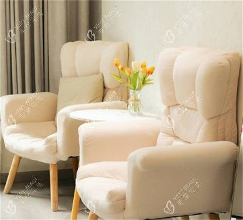 成都壹心环亚（原莱瑞拉壹心）医疗美容医院等候区环境展示