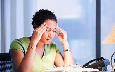 中医穴位推拿改善上班族夏季打盹