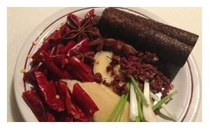 鲜香好吃的自制麻辣鸭脖，解馋不发胖，快快学起来！