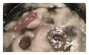 鲜香好吃的自制麻辣鸭脖，解馋不发胖，快快学起来！