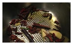 鲜香好吃的自制麻辣鸭脖，解馋不发胖，快快学起来！