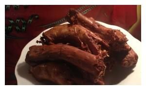 鲜香好吃的自制麻辣鸭脖，解馋不发胖，快快学起来！