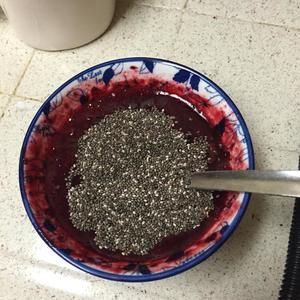 奇亚籽“果酱”- 健康快手好搭配的另类果酱的做法 步骤3