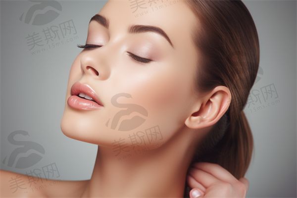 后背吸脂全解析：12大关键部位让你拥有曲线