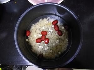 银耳莲子羹～出胶有妙招的做法 步骤3