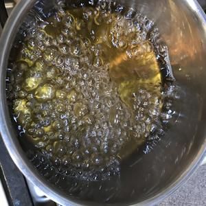 山药豆糖葫芦 以及冰糖葫芦 的糖浆熬制通用技巧的做法 步骤2