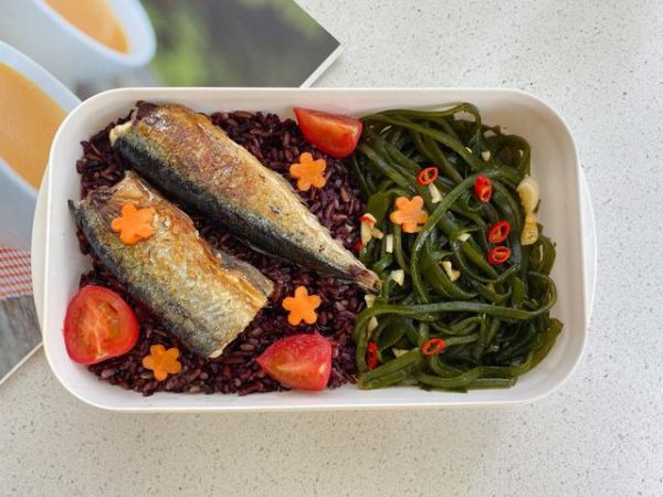 小基数女生1周详细减脂食谱，三餐这么搭配，1个月轻松瘦8斤