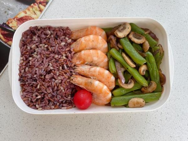 小基数女生1周详细减脂食谱，三餐这么搭配，1个月轻松瘦8斤