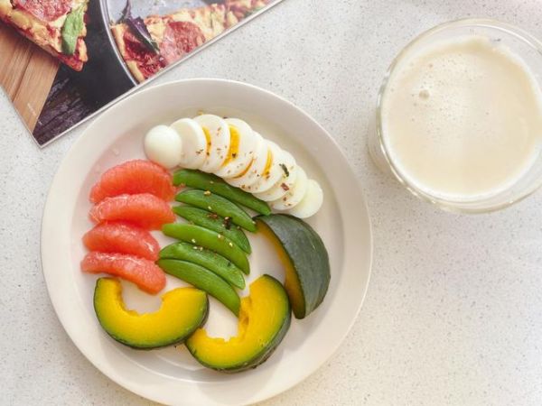 小基数女生1周详细减脂食谱，三餐这么搭配，1个月轻松瘦8斤