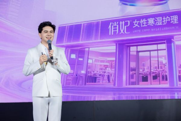 “被子本身不發(fā)熱，但它可以儲存能量。”俏妃品牌創(chuàng)始人張帆用“被窩效應(yīng)”詮釋品牌哲學(xué)。