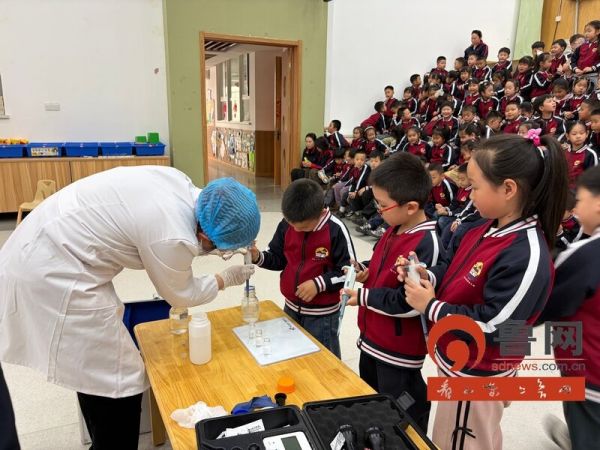 烟台市蓬莱区疾控中心进校园开展“科学饮水，活力加倍”宣传活动