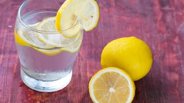 睡前不能喝水否则会影响睡眠，甚至伤害肾脏？辟谣：看看这些建议