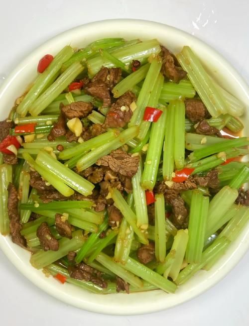 芹菜炒什么吃可以减肥吗