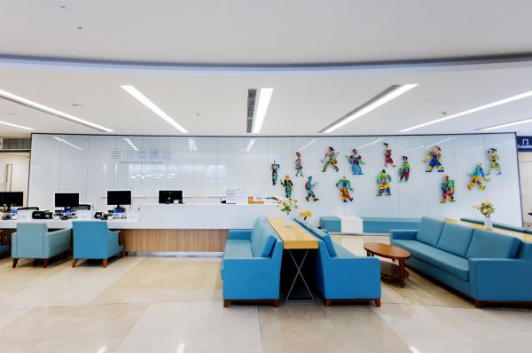 一小时救回心梗老人、居民寿命延长3-5年：泰康如何重新定义中国养老？