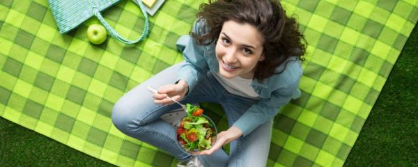 女性抗衰老的注意 女性抗衰不宜吃哪些食物 女性不宜多吃哪些食物