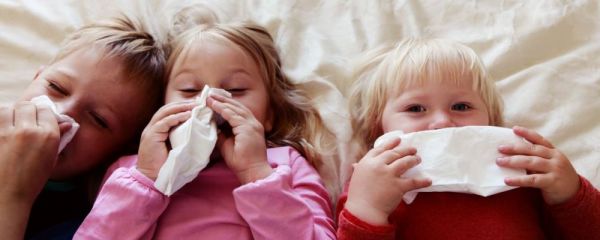 春季如何预防小孩发烧 春季小孩发烧如何预防 小孩发烧如何退烧