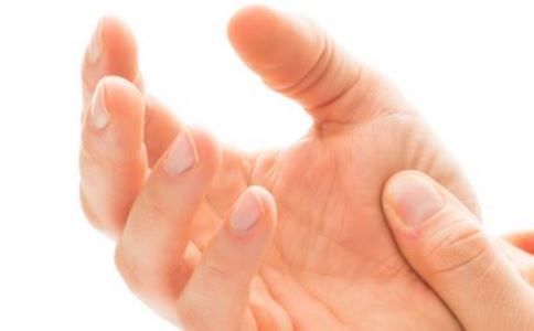 手脱皮是什么原因 手脱皮的原因有哪些 手脱皮怎么办