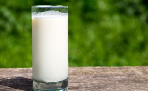 男人喝牛奶会导致前列腺癌吗 如何预防前列腺癌 前列腺癌怎么预防